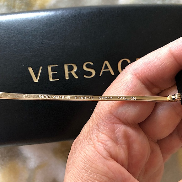 Versace Cat Eye sunglasses with crystal accents, like new! - Picture 8 of 8